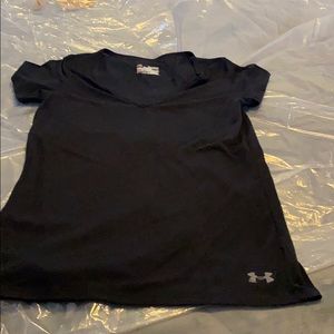 Under armor shirt woman’s size  extra small
